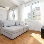Διαμέρισμα Claude Homes Marques *