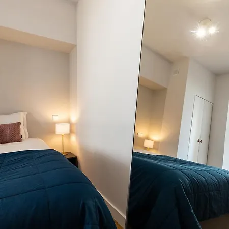 Claude Homes Lisbon Marques Apartment